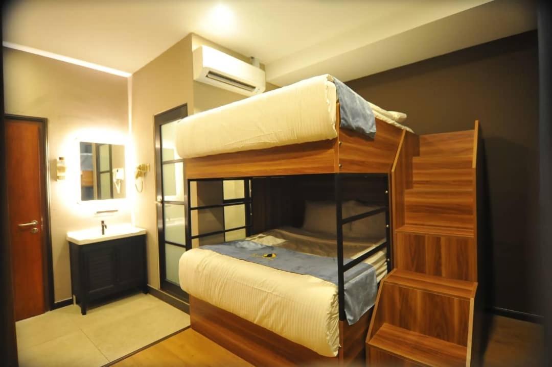 Skye Hotel Sunway Subang Jaya Exteriör bild